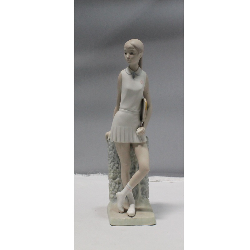 Lladr Figurine: 4798 Tennis Player Girl | Matte | racket reglued | As Is