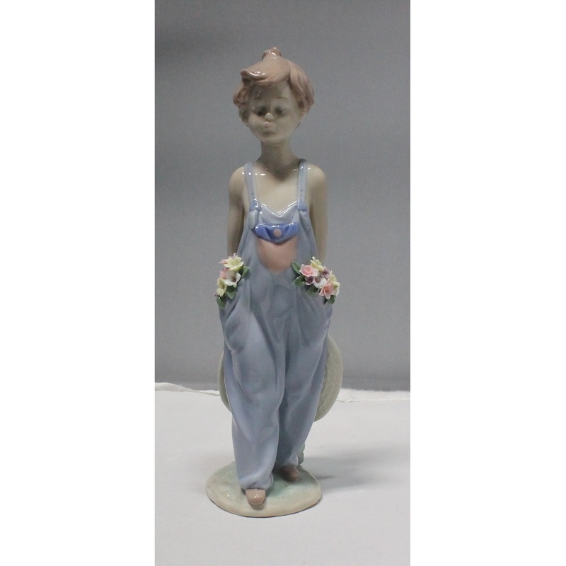 Lladr Figurine:  7650 Pocket Full of Wishes | flower broken | As Is