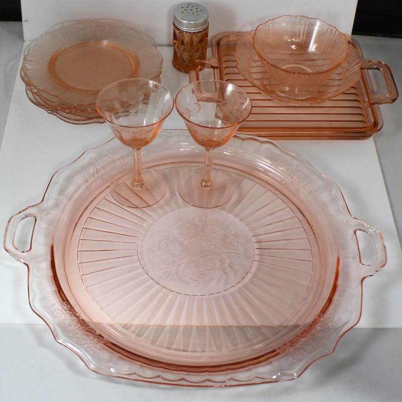 Lot of 13: American Sweetheart Dessert Plates + Bowls