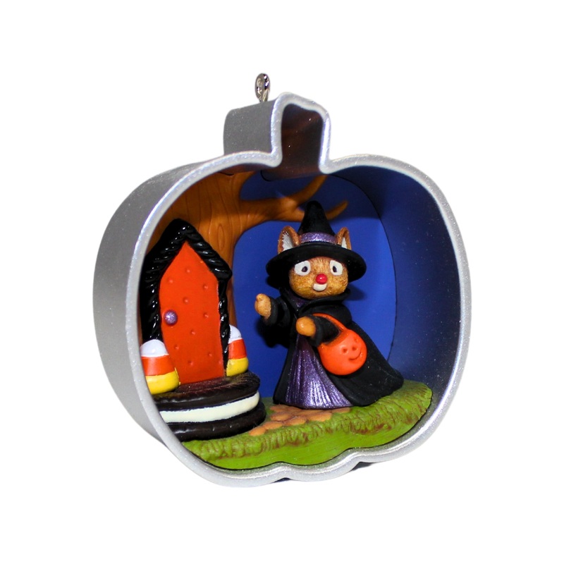 Hallmark Ornament: 2015 Cookie Cutter Halloween | QF05237