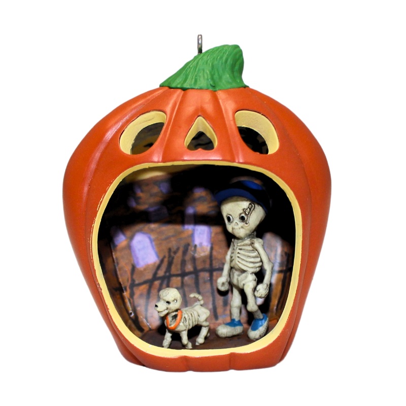 Hallmark Ornament: 2019 Happy Halloween! | QF05257