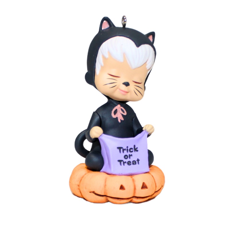 Hallmark Ornament: 2016 Sweet Trick-Or-Treater | QF05241