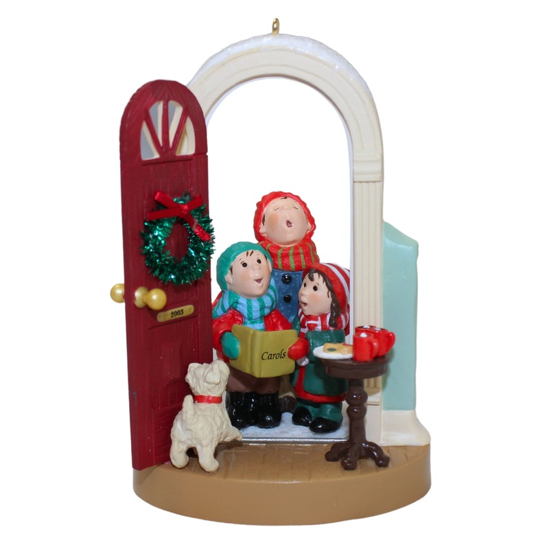 Hallmark Ornament: 2003 Caroling at the Door | QXG8819