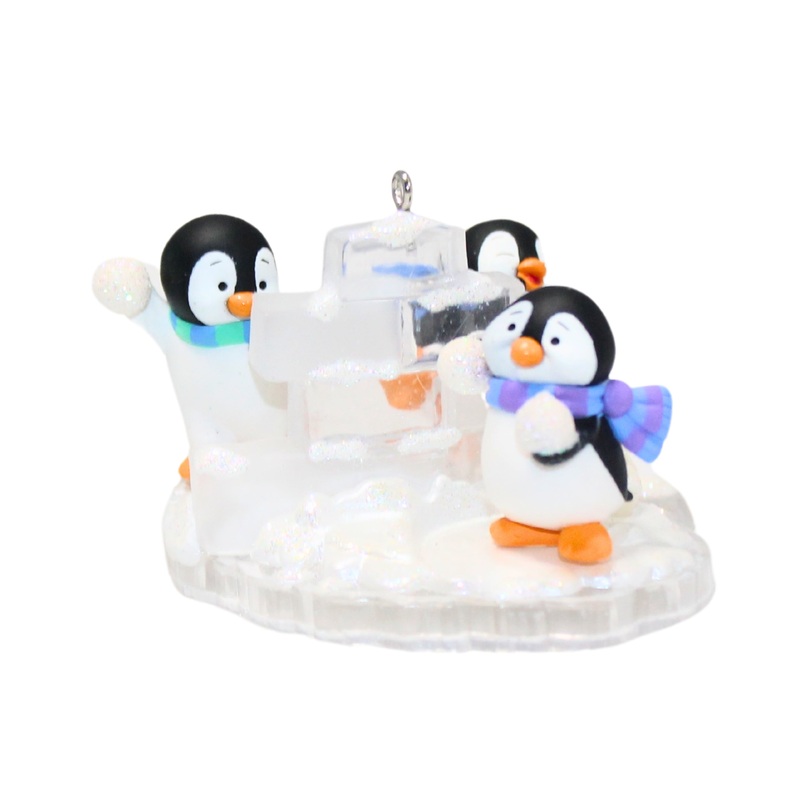 Hallmark Ornament: 2006 Snow Fort Fun | QXG2803