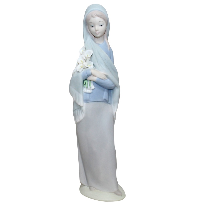 Lladr Figurine: 4650 Girl with Calla Lilies