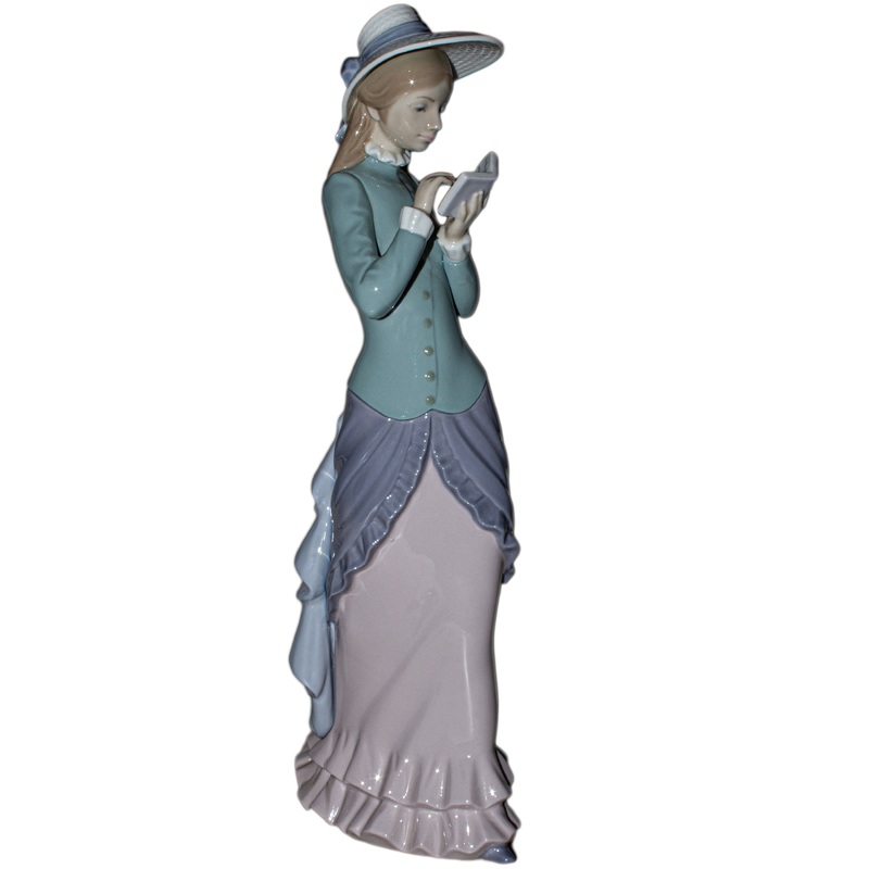 Lladr Figurine: 5000 Reading