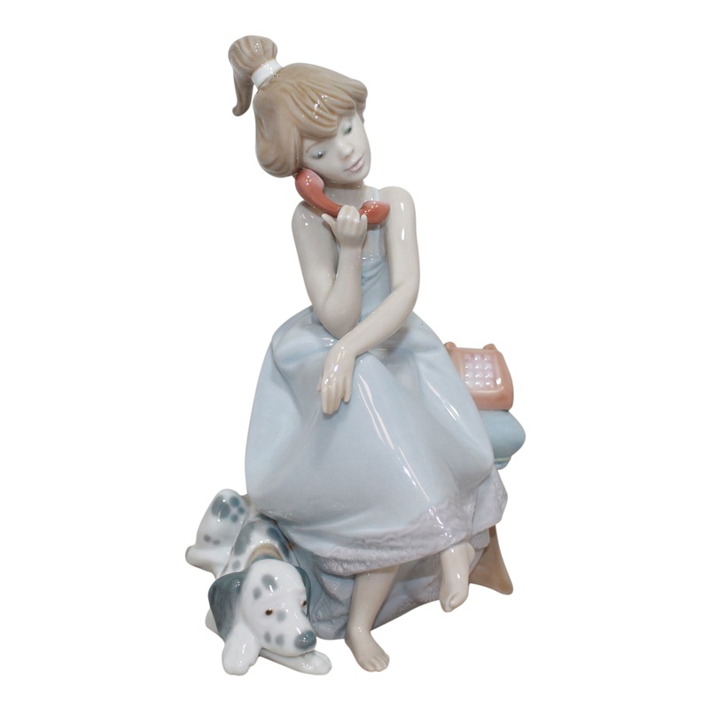 Lladr Figurine: 5466 Chit-Chat