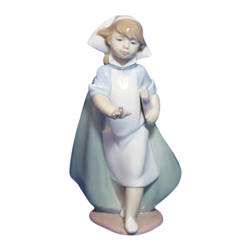 Lladr Figurine: 6307 Young Nurse