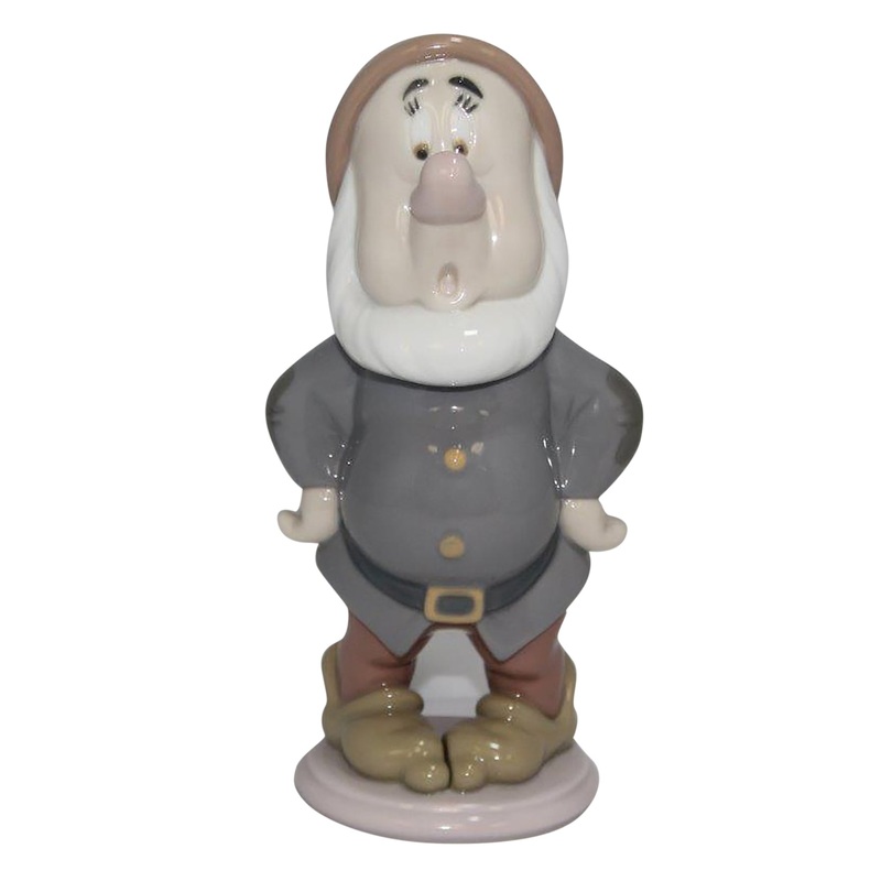 Lladr Figurine: 7535 Sneezy Dwarf