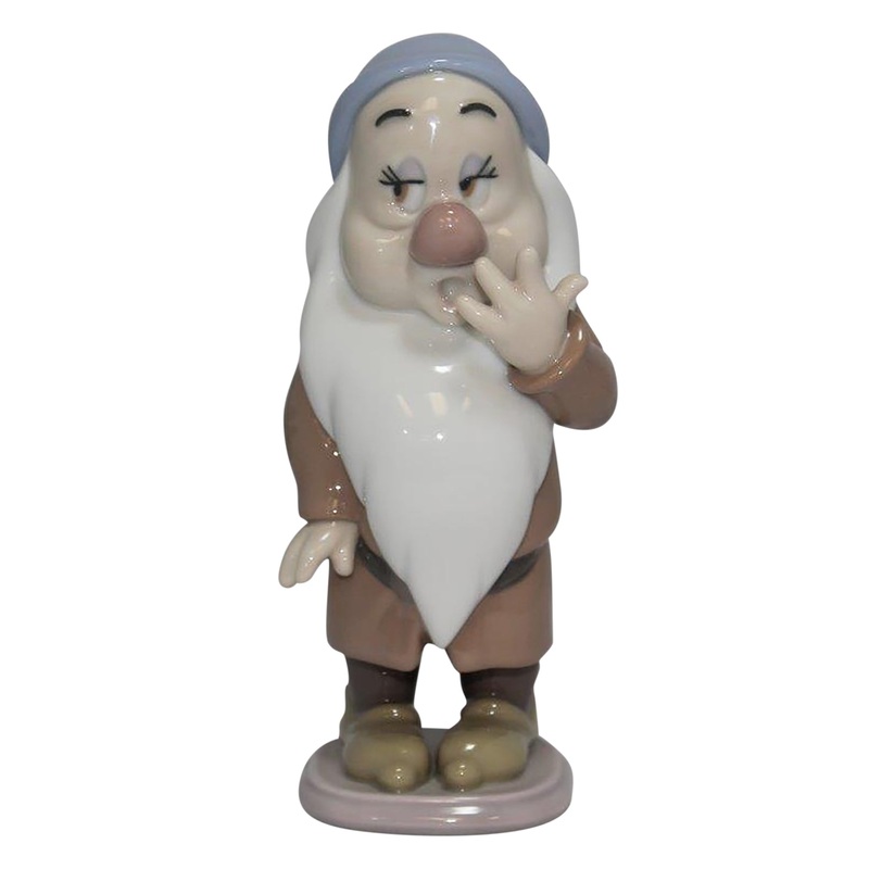 Lladr Figurine: 7539 Sleepy Dwarf