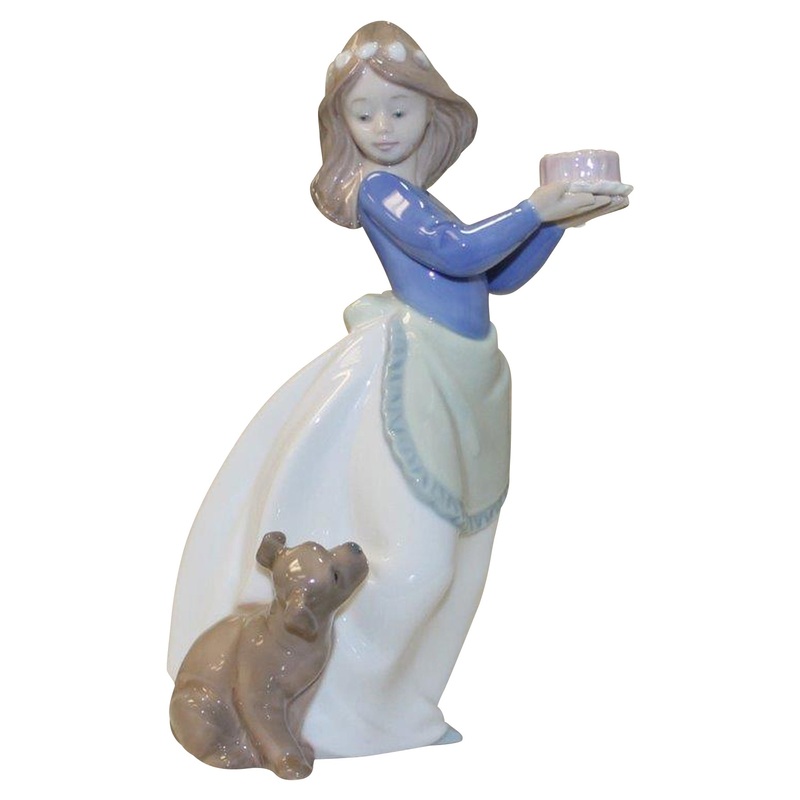 Lladr Figurine: Nao 1045 Puppy's Birthday