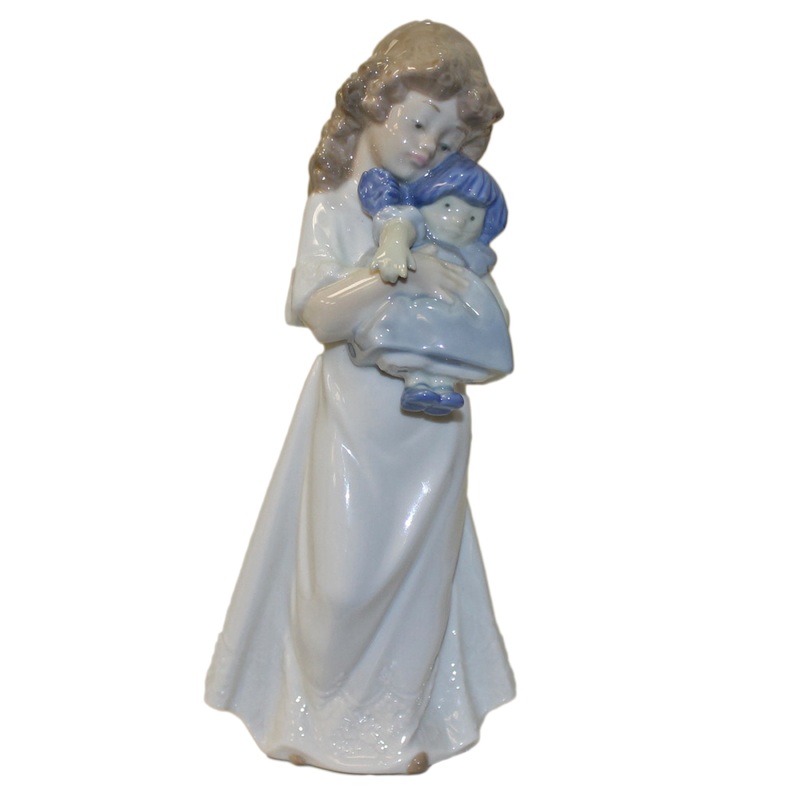 Lladr Figurine: Nao 1107 We're Sleepy