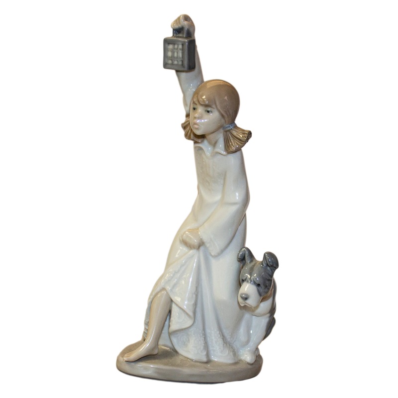 Lladr Figurine: Nao 1111 Who's There