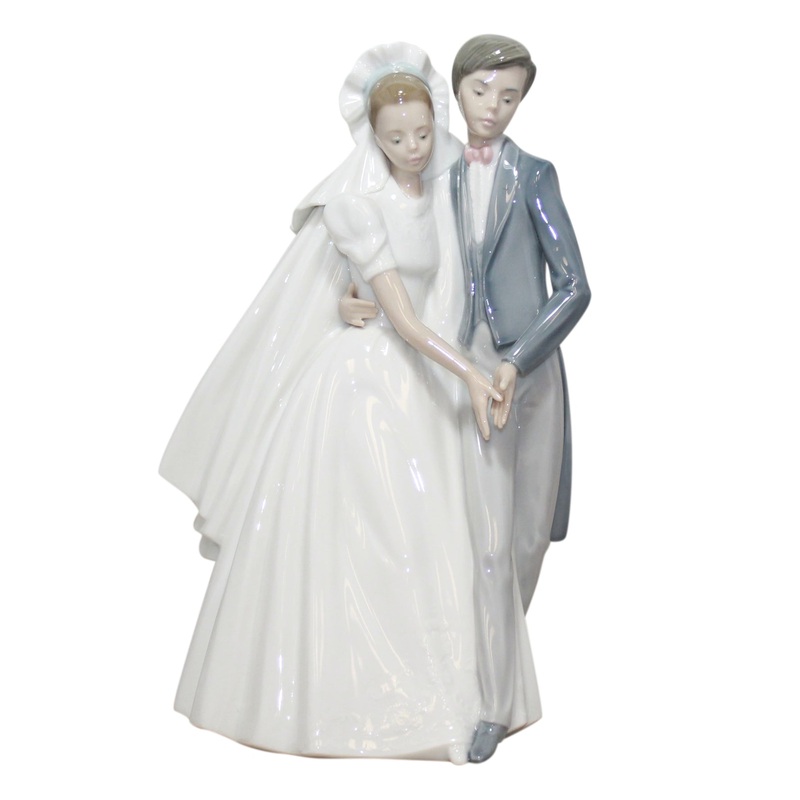 Lladr Figurine: Nao 1247 Unforgettable Dance