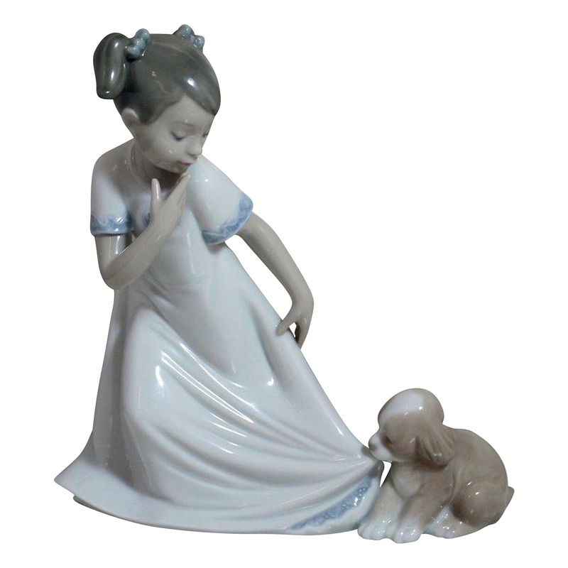 Lladr Figurine: Nao 1434 Let Me Go!