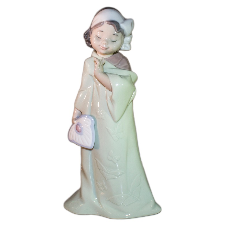 Lladr Figurine: Nao 1483 Pretty Poses
