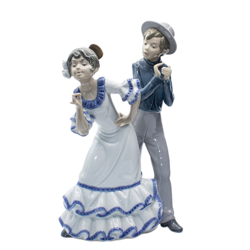 Lladr Figurine: Nao 0300 Gipsy Group