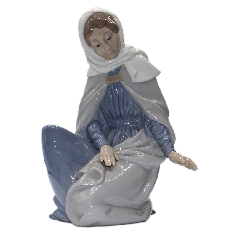 Lladr Figurine: Nao 0307 Virgin Mary
