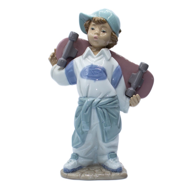 Lladr Figurine: Nao 1361 Little Skateboarder