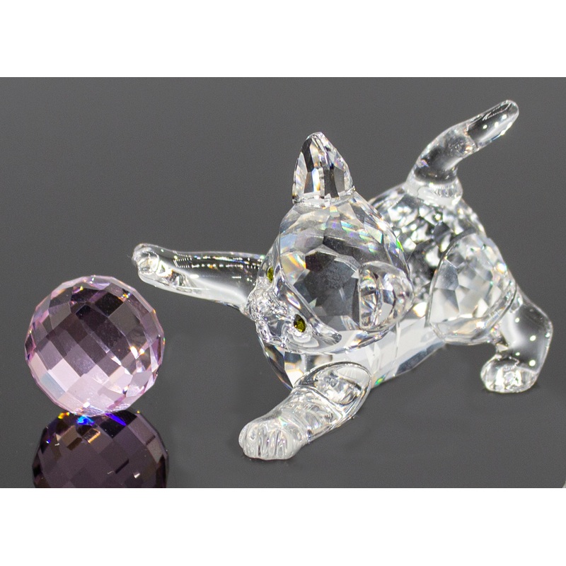 Swarovski Crystal: 631856 Kitten with Pink Ball