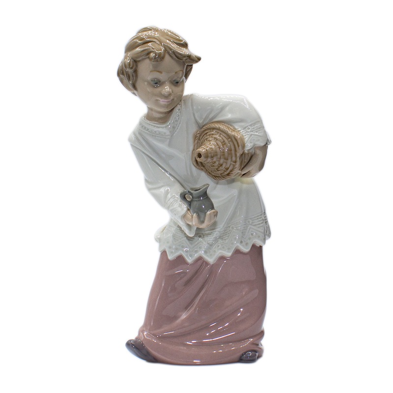 Lladr Figurine: Nao 0277 Choir Boy with Wine Vessel