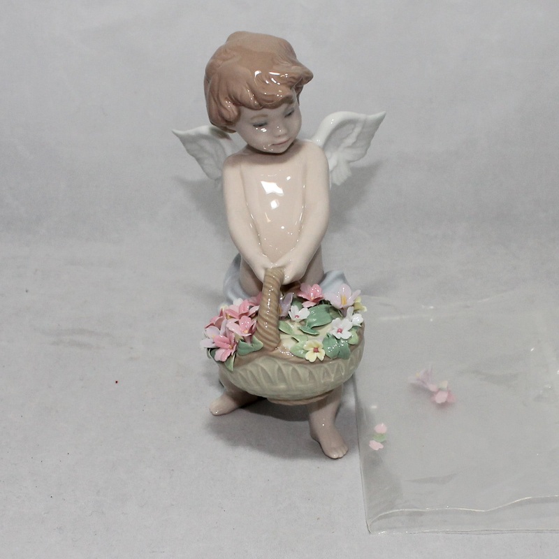 Lladr Figurine: 06772 Heaven's Harvest - As Is