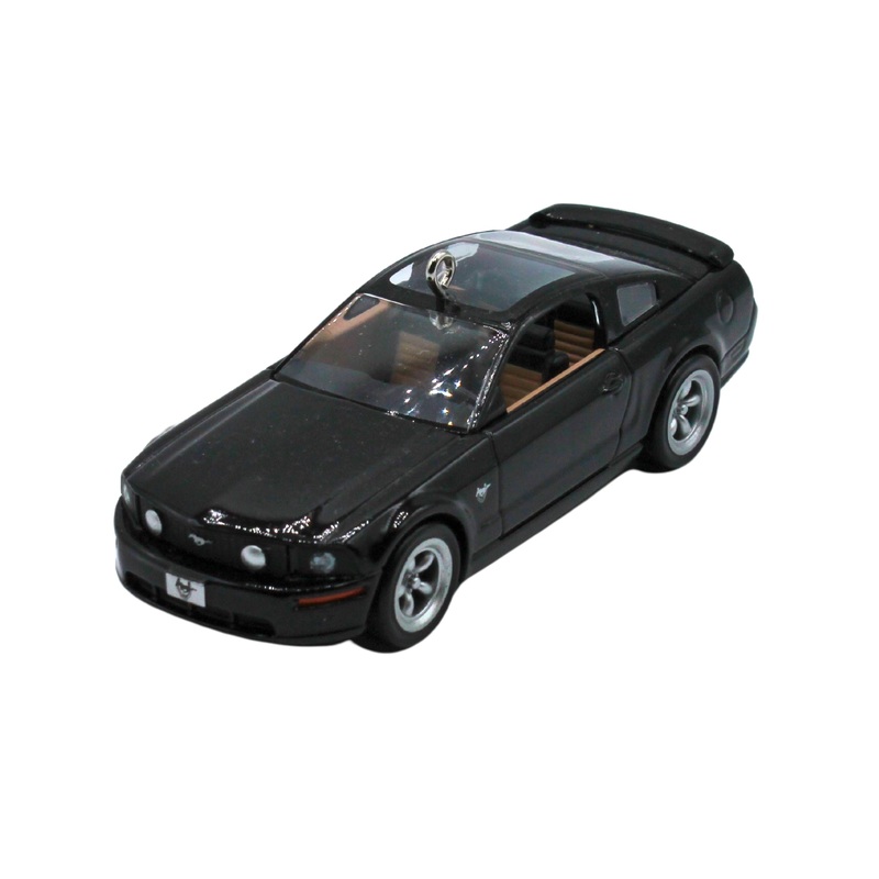 Hallmark Ornament: 2009 Ford Mustang GT - 2009 | QXE3062