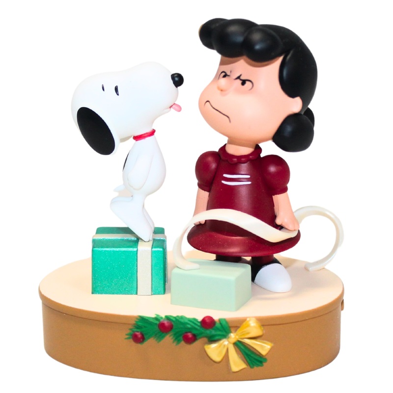 Hallmark Ornament: 2009 Kissed by a Dog | QXI1132 | Peanuts