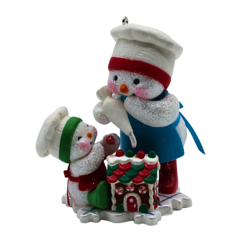 Hallmark Ornament: 2016 Frosting Friends | QX9071