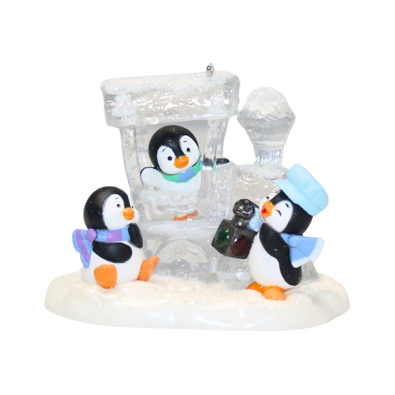 Hallmark Ornament: 2017 Penguin Express | QGO1635