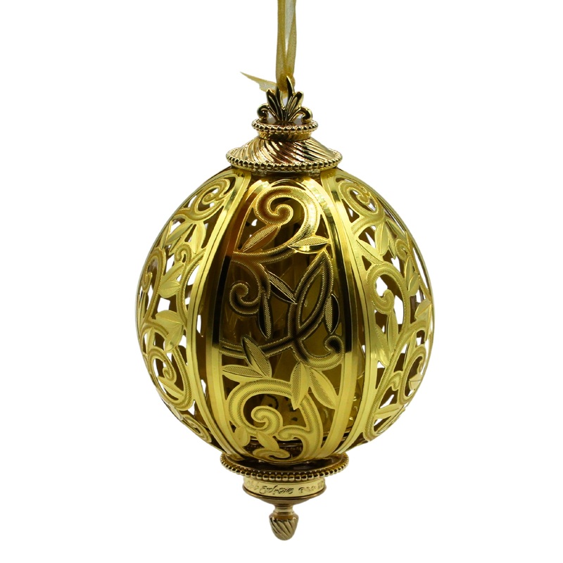 Hallmark Ornament: 2004 Hidden Wishes | QXC4001