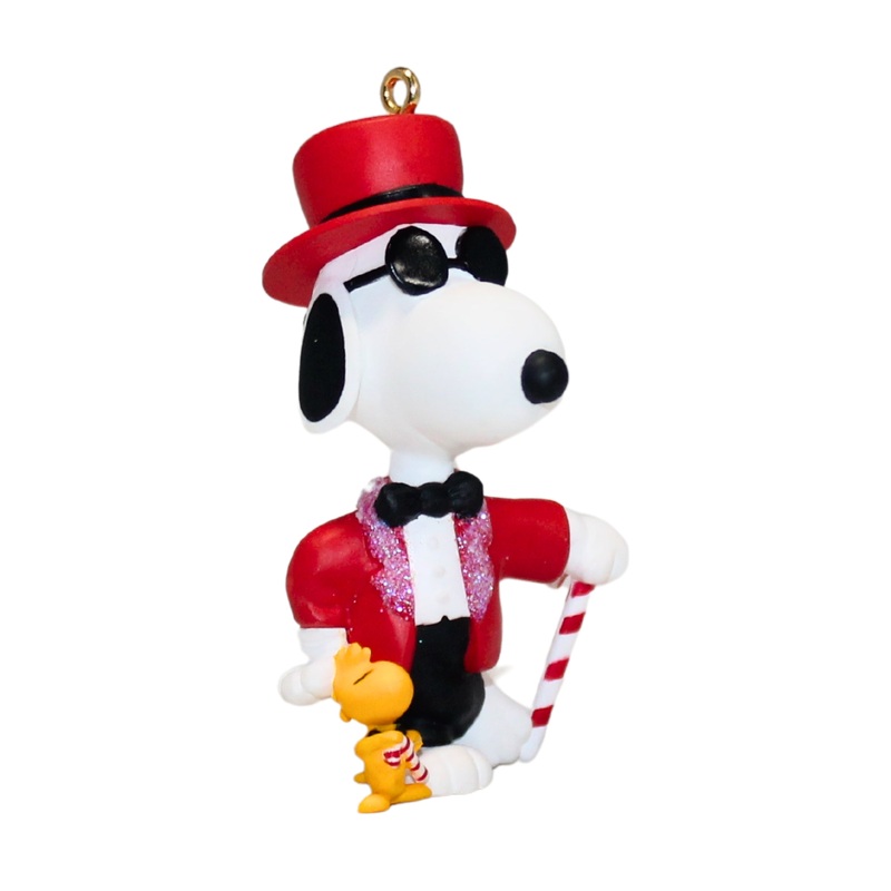 Hallmark Ornament: 2003 Joe Cool | QX8099 | Snoopy