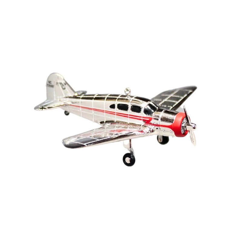 Hallmark Ornament: 2004 Spartan Model 7-W Executive | QX8391