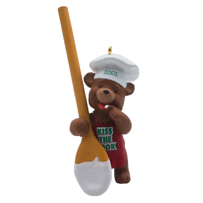 Hallmark Ornament: 2001 Kiss the Cook! | QX2852