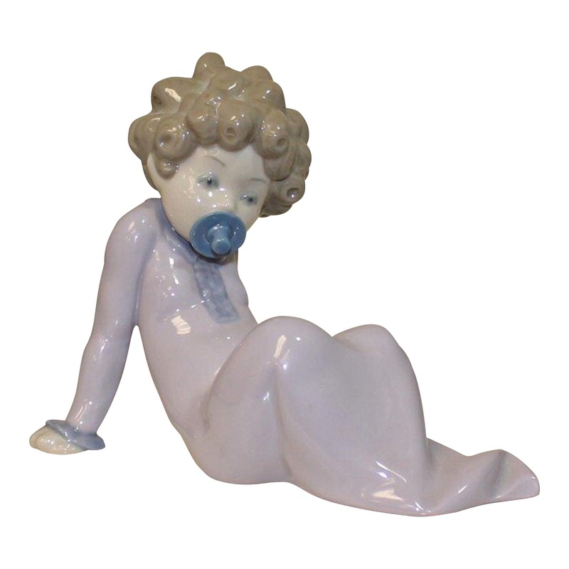 Lladr Figurine: 5102 Baby with Pacifier