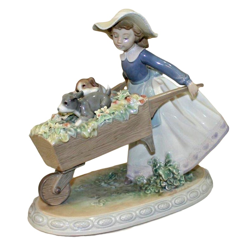 Lladr Figurine: 5460 A Barrow of Fun