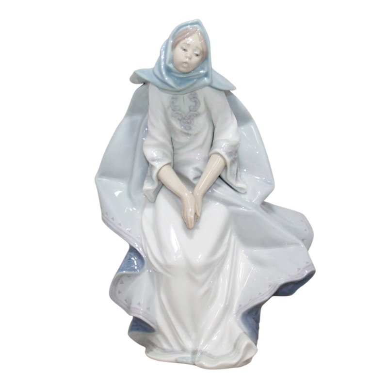 Lladr Figurine: 5747 Mary