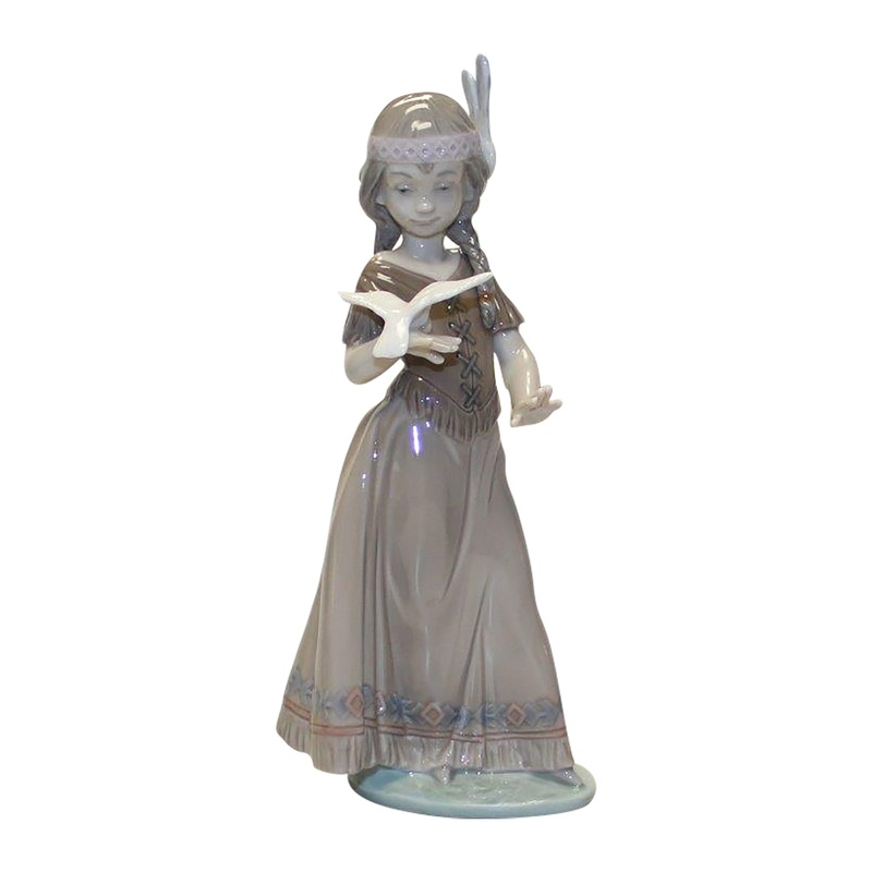 Lladr Figurine: 6153 American Love