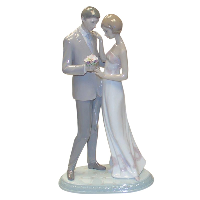 Lladr Figurine: 6597 Declaration of Love