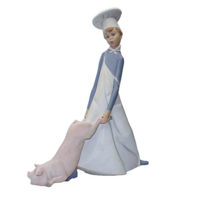 Lladr Figurine: 4608 Cook in Trouble | Matte