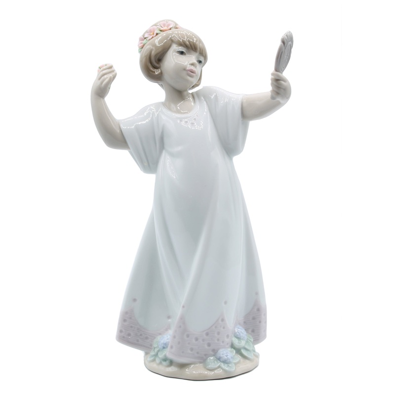 Lladr Figurine: 6806 Delightful