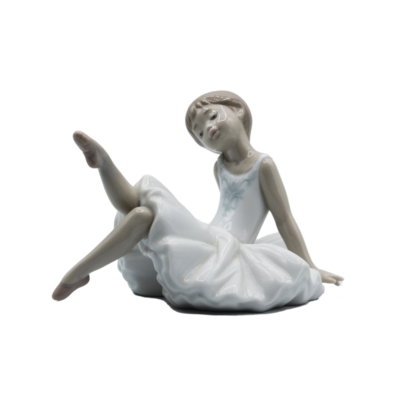 Lladr Figurine: 8127 Little Ballerina III