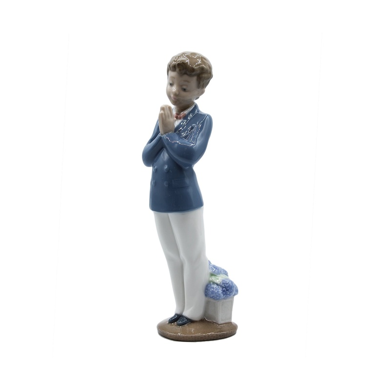 Lladr Figurine: Nao 1223 Time to Pray