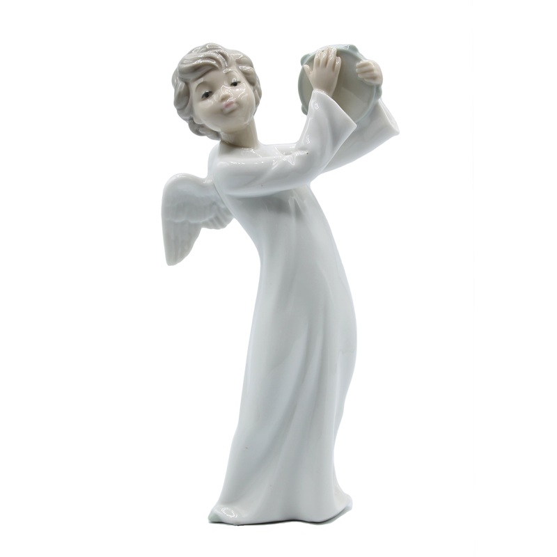 Lladr Figurine: Nao 189 Angel with Tambourine