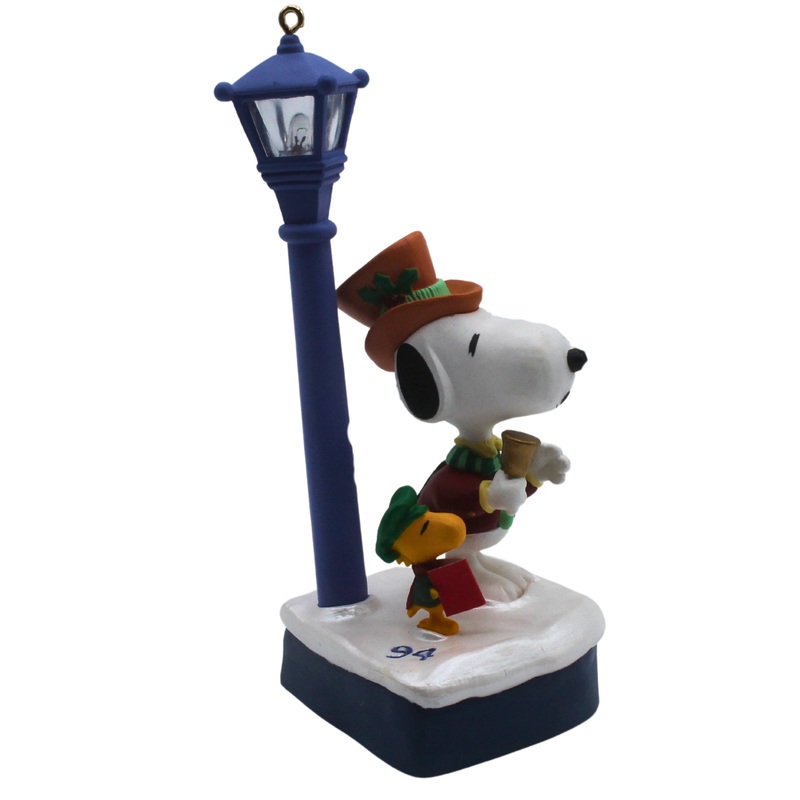 Hallmark Ornament: 1994 Peanuts   | QLX7406