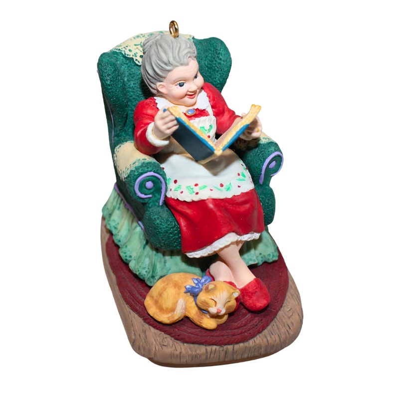 Hallmark Ornament: 1997 Mrs. Claus's Story  | QXC4197