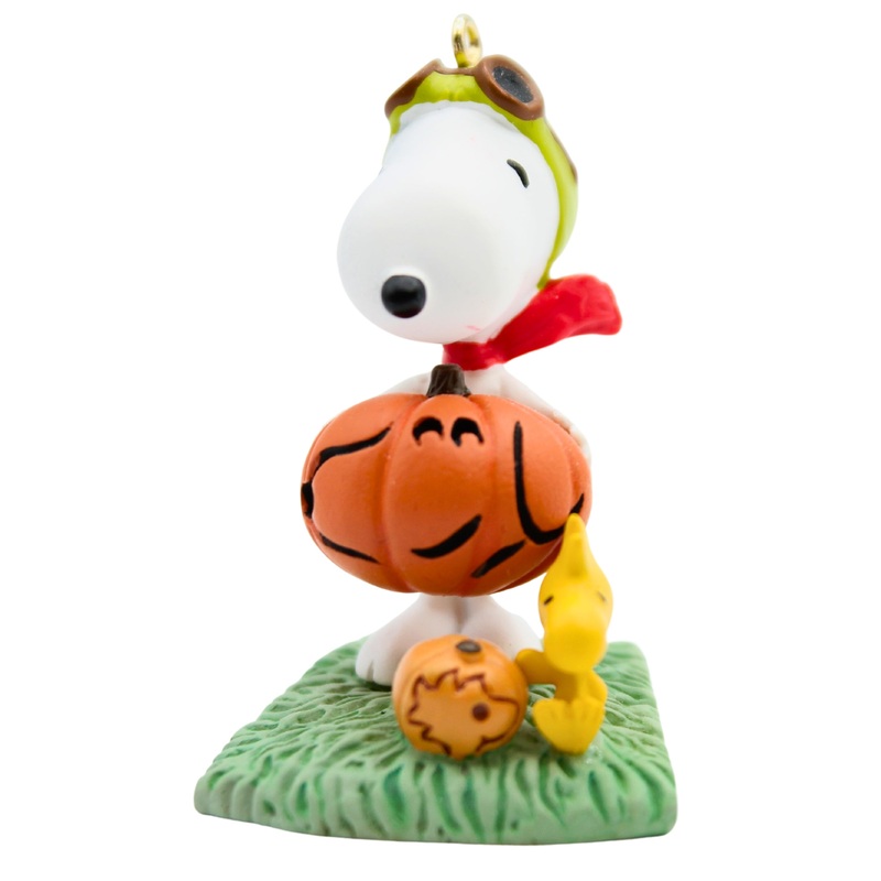 Hallmark Ornament: 2012 Snoopy and Woodstock o' Lantern | QFO5211