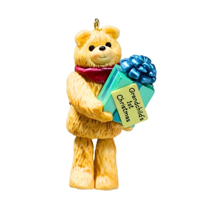 Hallmark Ornament: 2005 Grandchild's First Christmas | QXG4612