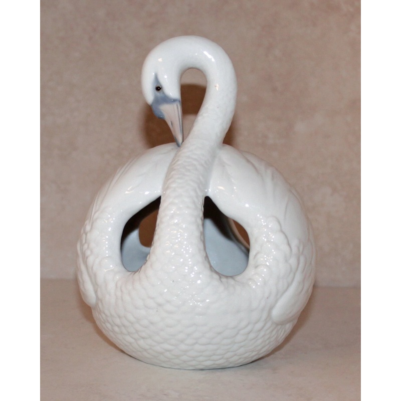 Lladr Figurine: 4829 Swan