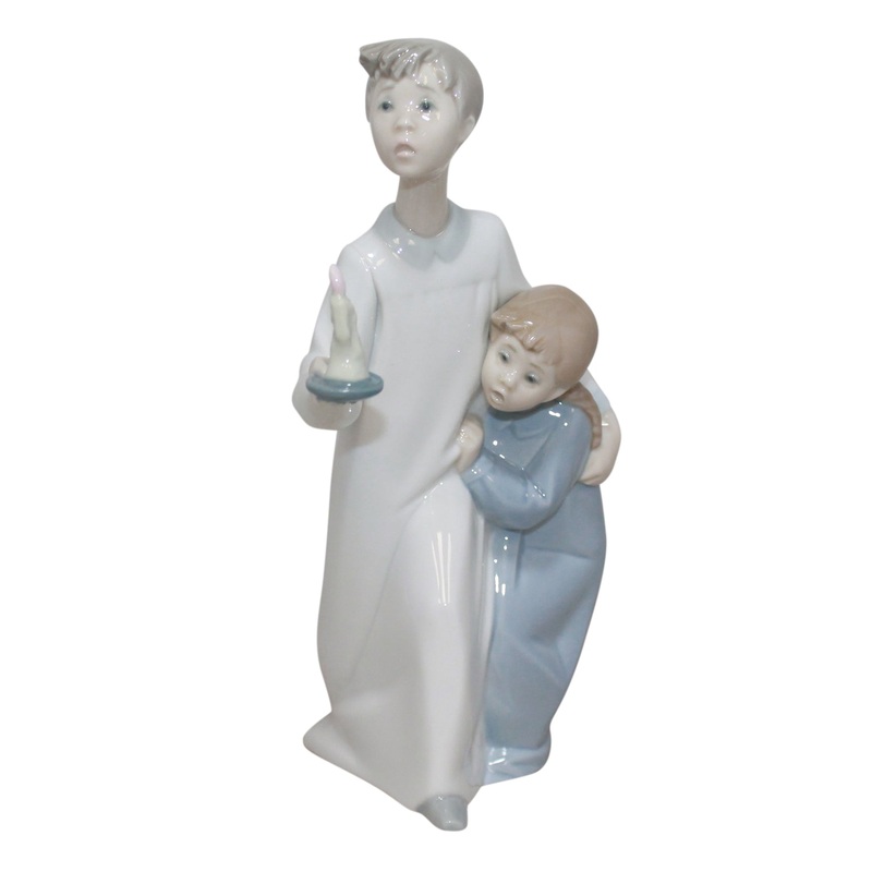 Lladr Figurine: 4874 Boy & Girl